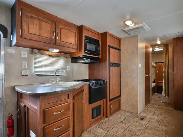 2010 Jayflight 29QBH in Travel Trailers & Campers in St. Albert - Image 11
