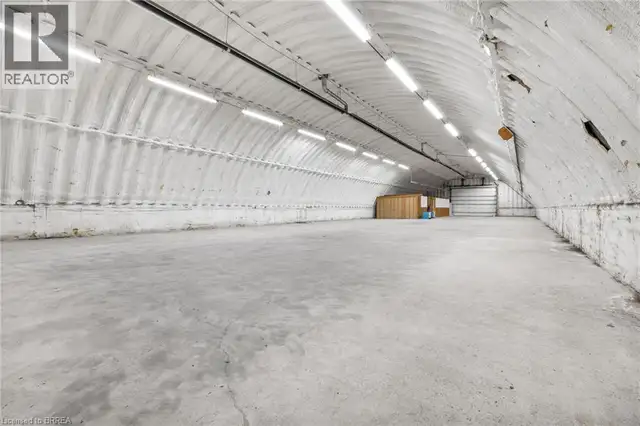 389 PARIS Road Unit# C Brantford, Ontario in Commercial & Office Space for Rent in Brantford - Image 6