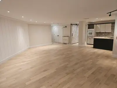 Stunning Prestigious Newly Renovated Waterloo Condo Top of the line Appliances Eat-in Kitchen Spacio...