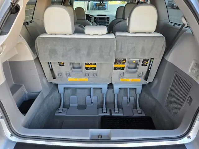 2014 Toyota Sienna LIMITED / AWD / SUNROOF / LEATHER 7 PASSAGER in Cars & Trucks in West Island - Image 28