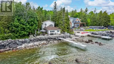UPDATED, UPGRADED & UNBELIEVABLE - YOUR GEORGIAN BAY LIFESTYLE AWAITS! Wake up every morning to the...