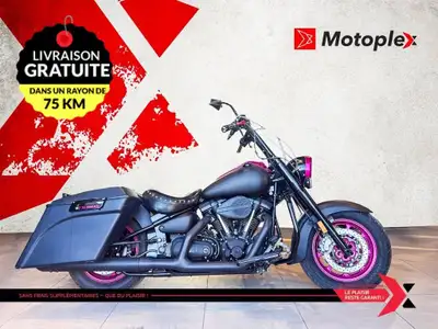 Motoplex St-Eustache ROADSTAR BAGGER YAMAHA ROADSTAR BAGGER LOOK INCORYABLE PEINTURE NOIR MAT ` PETI...