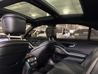 **MONTH-END SPECIAL!** - - > | NO LUXURY TAX | < - - FEATURING : AMG PACKAGE, 4MATIC AWD, 3D DRIVER... (image 8)
