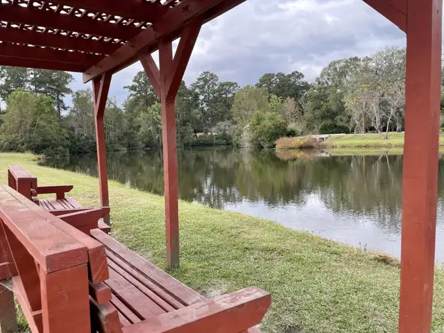 A Off Grid Community64871935953027123