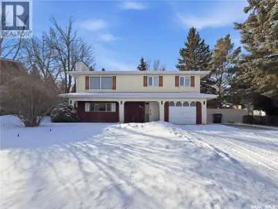 Enjoy beautiful city views from the front window of this well-maintained reverse walkout home, ideal...