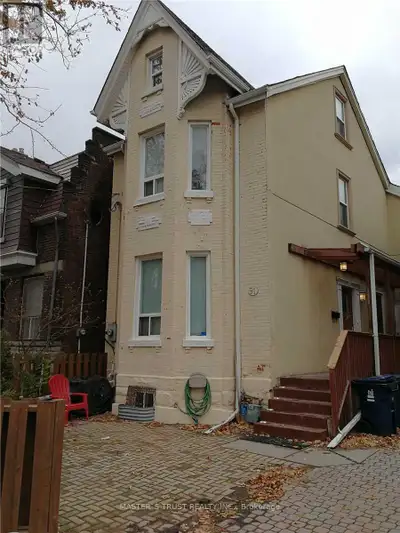 91 LIPPINCOTT STREET Toronto (University), Ontario