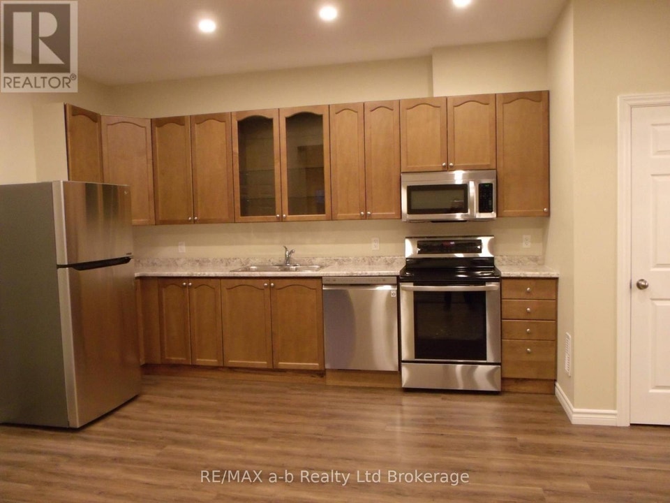 5 - 350 DUNDAS STREET Woodstock (Woodstock - North), Ontario 3