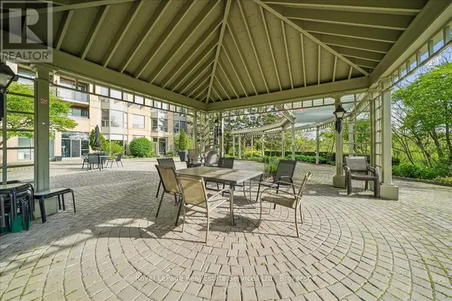 405 - 2511 LAKESHORE ROAD W Oakville (BR Bronte), Ontario in Condos for Sale in Oakville / Halton Region - Image 40