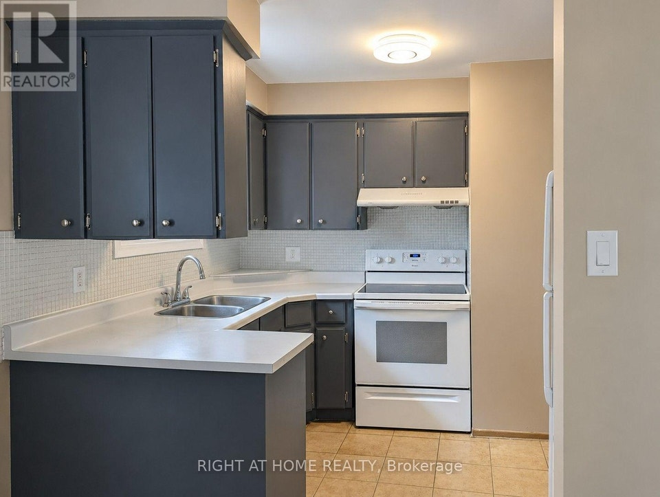 UPPER - 30 SAN REMO DRIVE Hamilton (Mountview), Ontario 2