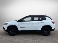 This Jeep Compass delivers a Intercooled Turbo Regular Unleaded I-4 2.0 L/122 engine powering this A... (image 7)