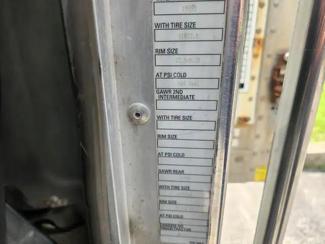 2013 Kenworth T370 26' Box, Reefer, Tandem, PX 8, 300HP, Ramp in Heavy Trucks in Calgary - Image 12