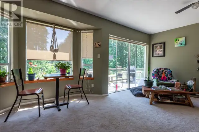 8598 Island Hwy N Black Creek, British Columbia in Houses for Sale in Comox / Courtenay / Cumberland - Image 16