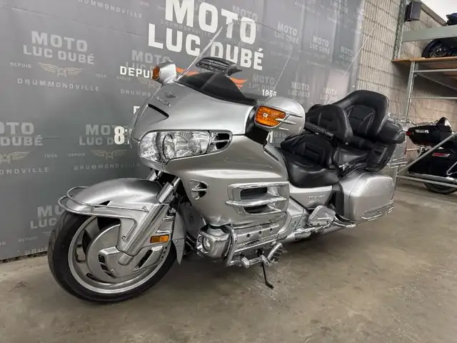 2005 Honda GL1800 Goldwing in Sport Touring in Drummondville - Image 8