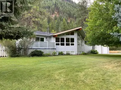 Executive home on private lot in Midway, BC! This 4 Bedroom, 3 Bath home is move in ready! Be amazed...