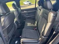 Welcome to Rallye Motors Nissan. ** Other Equipment Sunroof, Bluetooth (image 4)