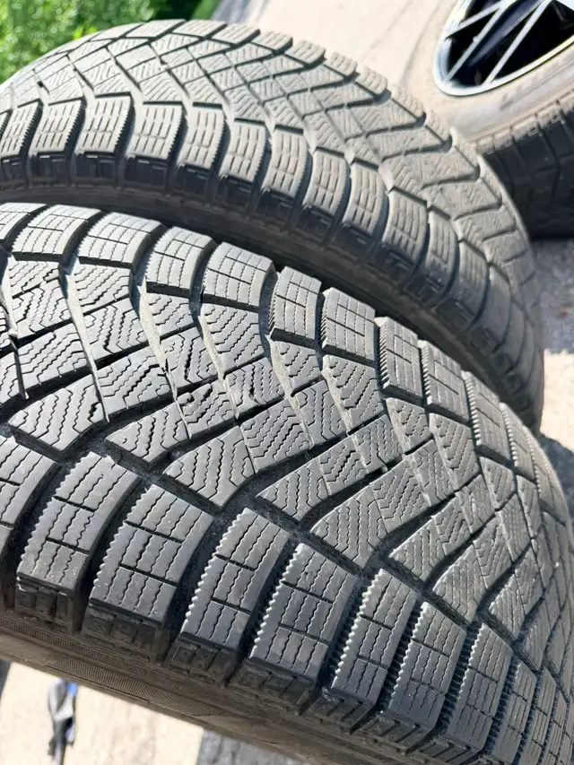 225/65/17 toyota rav4 venza 5x114.3 pirelli winters in Tires & Rims in Mississauga / Peel Region - Image 5