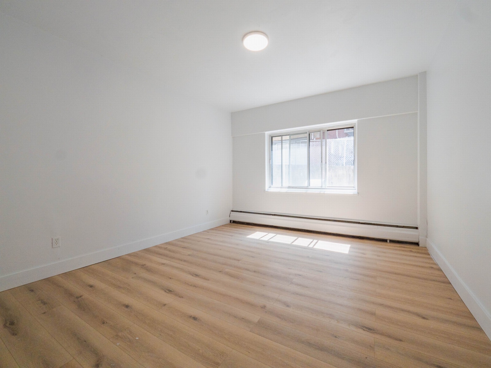 2660 Avenue Kent — photo 3