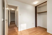 Amenities: Spacious Rooms • Great Location • Dishwasher Available Suite & Building: Bachelor, one-be... (image 5)