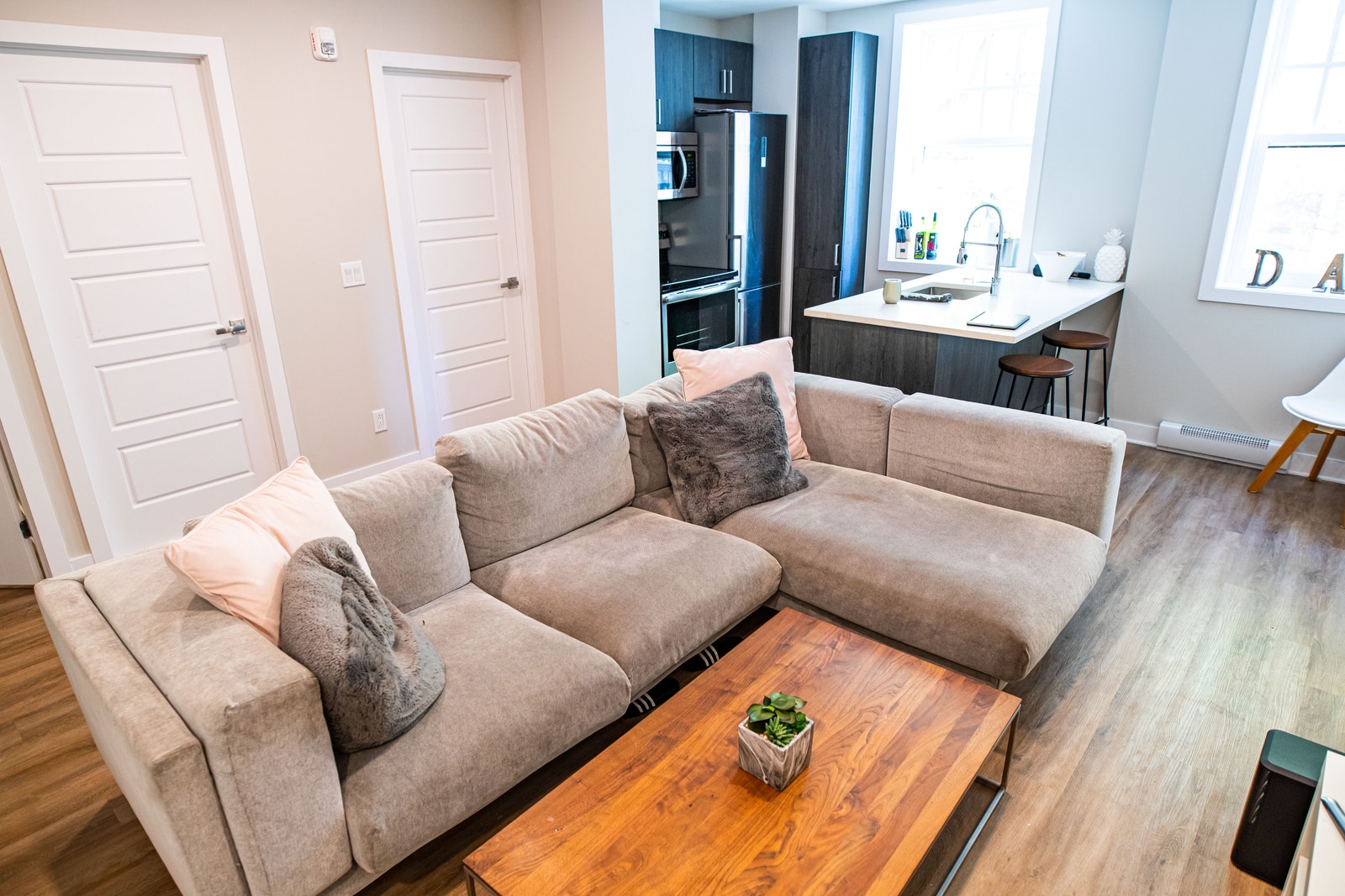 2077 Blvd. De Maisonneuve Ouest Montreal — photo 1