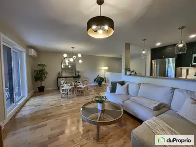 Charmant condo lumineux sur deux étages, clé en main, avec garage et terrasse privée. Magnifique con...