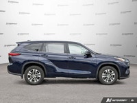 Crowfoot Hyundai, AMVIC Licensed Dealer Mileage: 85,894 km History: One Owner Experience the perfect... (image 5)