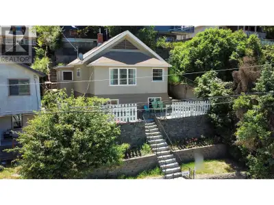 Set on the mountain giving you Columbia river views is this 4 bedroom, 2 bathroom Kootenay home. Fro...