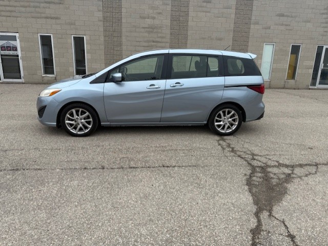 2012 mazda5 minivan in Cars & Trucks in Cambridge