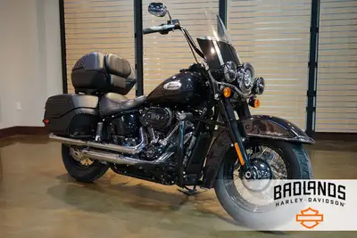 $170 Bi-WeeklySolo Tour Pak, Vance and Hines Exhaust, Windshield Bag. 2021 Harley-Davidson Heritage...