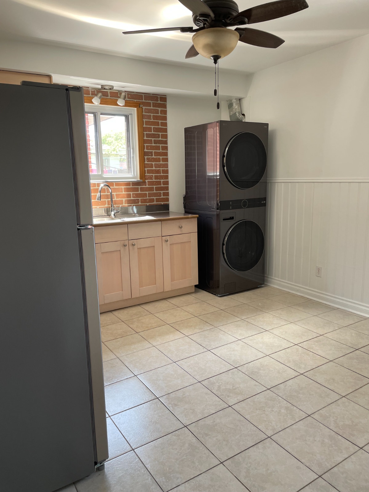 4 1/2 haut triplex 2 chambres fermées Ahuntsic Métro Crémazie — photo 2