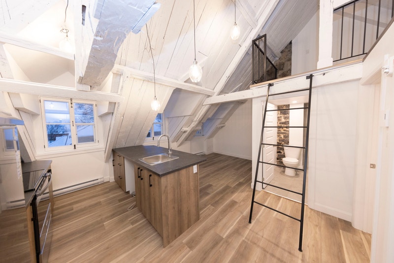 3½ VieuxQuébec Refait à neuf Wifi inclus Maintenant