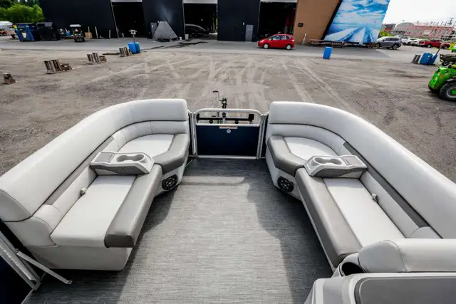 2023 Godfrey Sweetwater 2086 in Powerboats & Motorboats in Rimouski / Bas-St-Laurent - Image 24