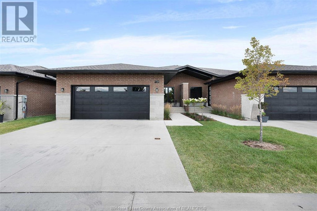 572 LILY MAC BOULEVARD Windsor, Ontario in Houses for Sale in London