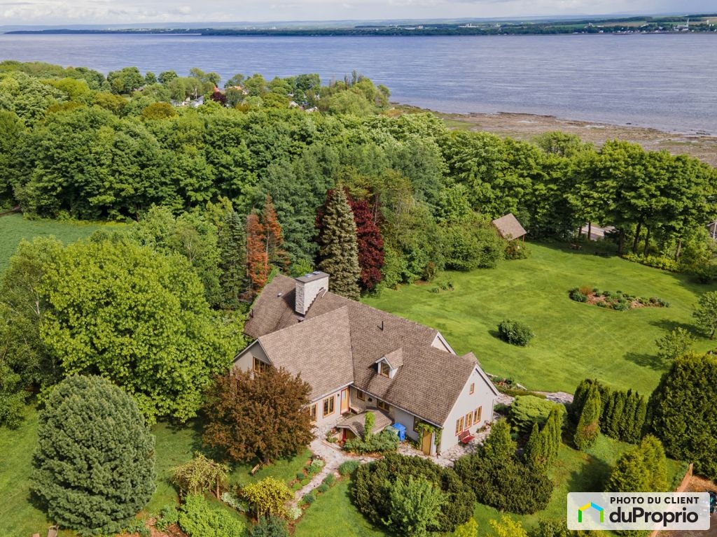 $1,889,000 - Country home for sale in Ile d'Orléans (St-Jean) — photo 1