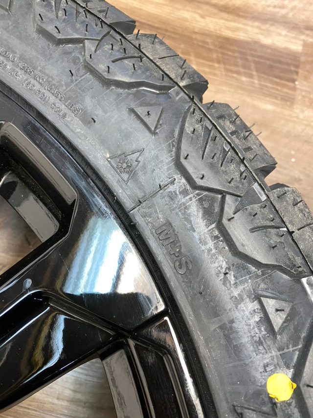285/45/22 All Weather tires rims GMC Chevy 1500 22 inch 6x139 in Tires & Rims in Vancouver - Image 4