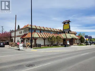 2 Storey building on 17th Ave SE For Sale, Main Floor is leased to restaurant and lounge, 2nd floor...