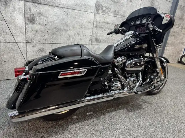 2023 Harley-Davidson FLHX 107 Street Glide ABS in Sport Touring in Saguenay - Image 5