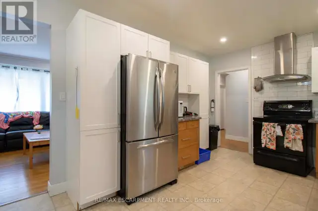 29 MASTERSON AVENUE St. Catharines (Glendale/Glenridge), Ontario in Houses for Sale in St. Catharines - Image 9