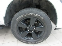 RAM 1500 CLASSIC 2021 EXPRESS NIGHT EDITION V-8 5.7 LITRES HEMI 4X4 CREW-CAB BOITE 5.7 PIEDS TOUT ÉQ... (image 4)