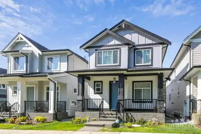 Fully Furnished 3 Bed + Office Upper Home in Grandview Heights with A/C & EV Charging Located in the...