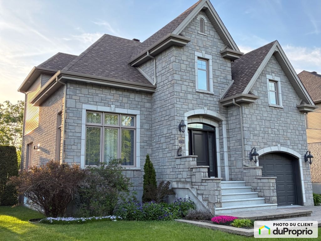 $992,000 - 2 Storey for sale in Longueuil (St-Hubert) — photo 2