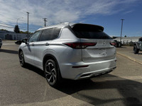 *About This Used Mitsubishi Outlander for sale in Alberta* This Mitsubishi Outlander delivers a Regu... (image 3)