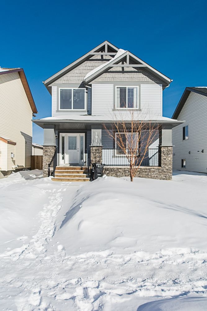 191 Loutit Rd, 5 Bed 3.5 Bath Attache Garage Water Included Long Term