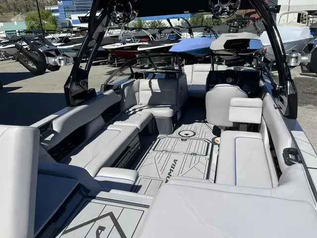 2024 Moomba Mojo in Powerboats & Motorboats in Edmonton - Image 3