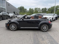 La Volkswagen Beetle 2016 est une voiture compacte emblématique qui allie le style légendaire de la... (image 7)