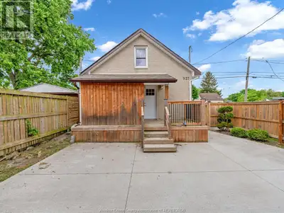 927 ELLROSE AVENUE Windsor, Ontario