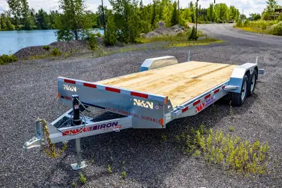 VEND: Remorque Cargo fermer 1 simple essieu ou 2 double essieux tandem fermée ferme pied enclosed tr...