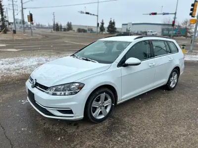 2018 Volkswagen Golf SportWagen Trendline Manual 4MOTION ALL WHEEL DRIVE✅Ex-BC vehicle✅Full service...