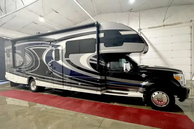 2015 Thor Chateau 33SW - Pre-Owned Super C Motorhome.  in RVs & Motorhomes in Red Deer - Image 5