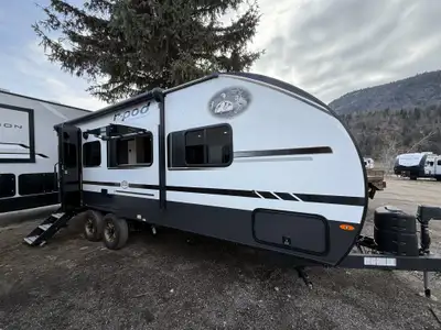 Welcome to Rock Island RV This R-Pod 206 is perfect for those seeking adventure without the weight!...