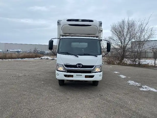 2018 Hino Truck 195 FROZEN in Heavy Trucks in Saskatoon - Image 3